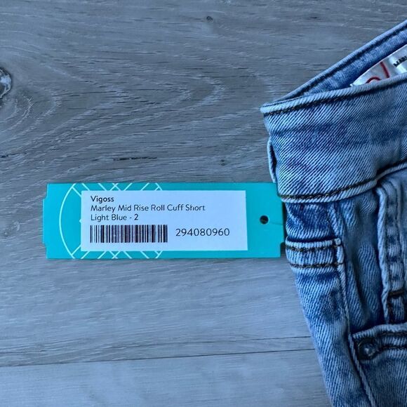 VIGOSS MARLEY MIDRISE CUFF SHORT - LIgHT BLUE WASH 2 STITCH FIX NWT - Picture 8 of 9